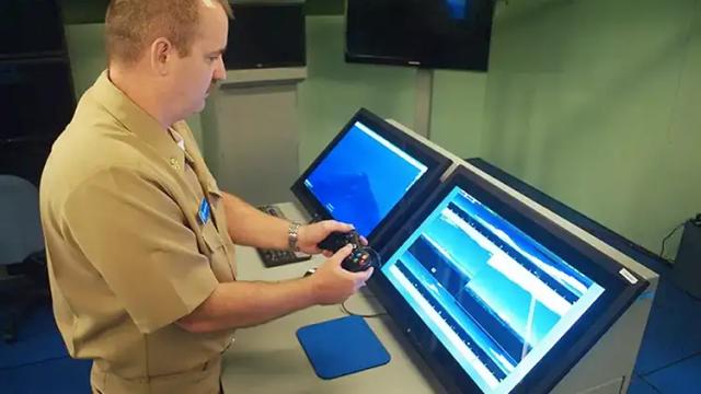 Penggunaan Xbox 360 Controller di kapal selam Amerika - US Navy/Lockheed Martin.
