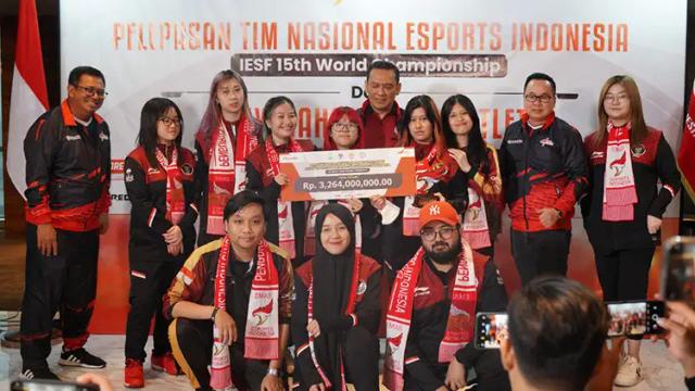 Pemberian bonus atlet esports SEA Games 2023/ PB ESI.