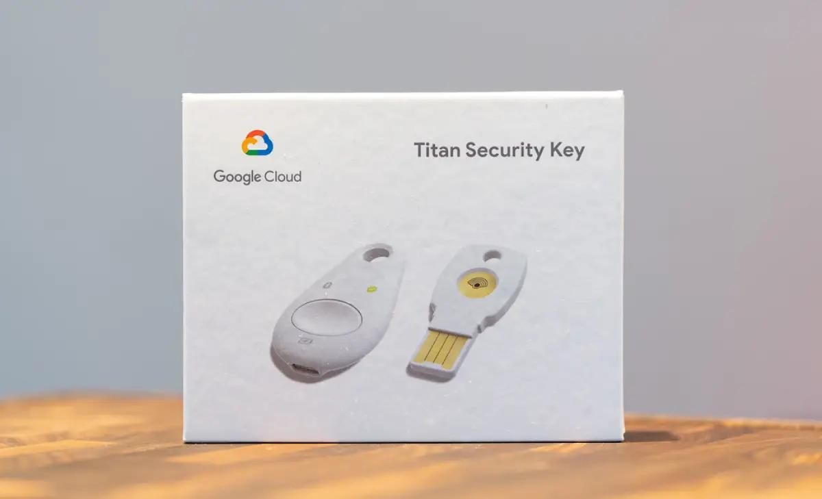 Titan Security Key dari Google.