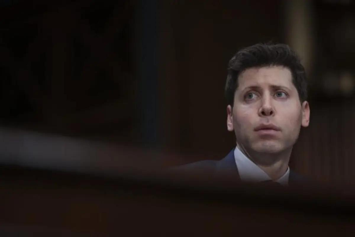 Sam Altman dipecat dar OpenAI. (Sumber: Yahoo Finance)