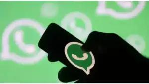 Ilustrasi panggilan WhatsApp dengan nada dering suara Google.