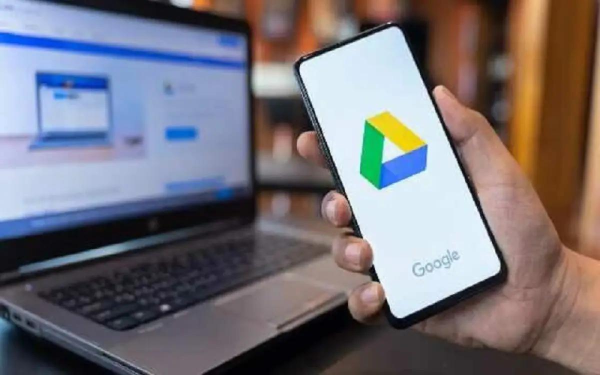 Ilustrasi pengguna penyimpanan awan Google  Drive (FOTO: Pixabay)