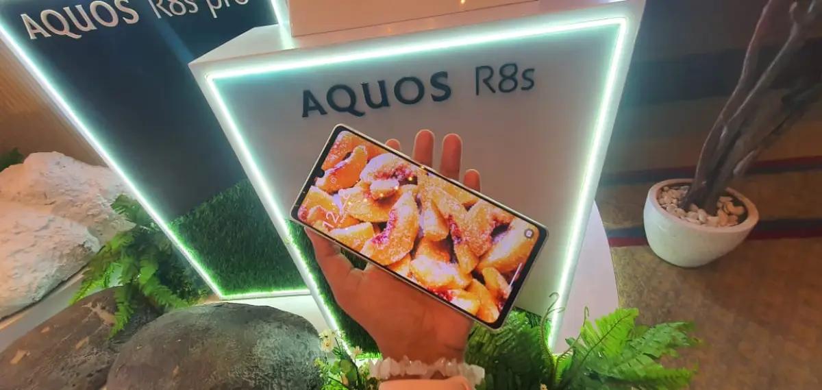 Sharp Aquos R8s Pro dibekali kamera utama 47MP dan kamera depth 1.9MP. Pada kamera utama diberikan lensa 1 inci dengan sensor spektrum 14 channel (FOTO: INDOGAMERS.COM/Icaa)