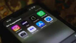 Aplikasi yang sering digunakan untuk selingkuh. (Sumber: pexels.com/Sanket Mishra)