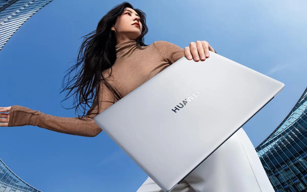 Huawei MateBook D16 (2024) hadir dengan layar 16 inci yang dapat dibuka hingga 180 derajat (FOTO: Huawei)