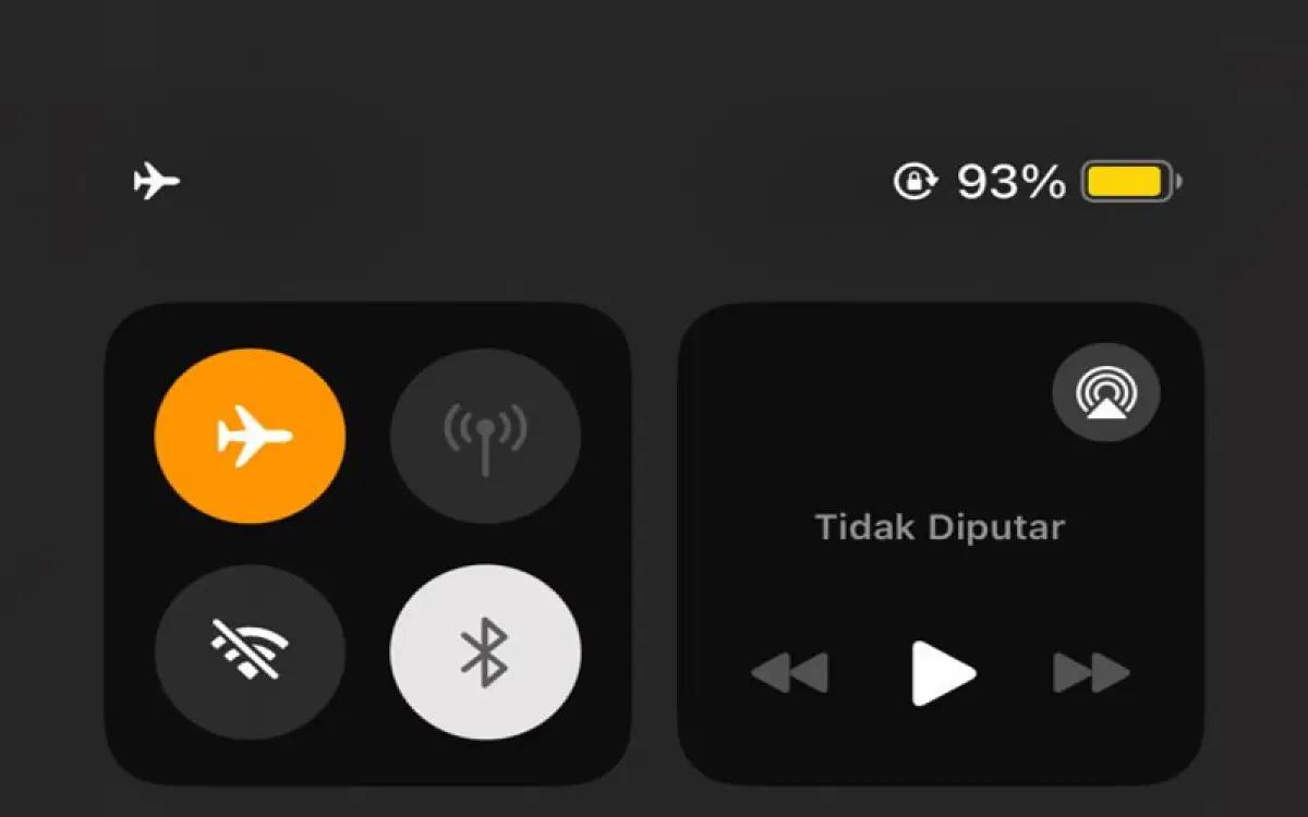 Ilustrasi penggunaan mode pesawat di smartphone (FOTO: Indogamers)