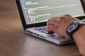 Ilustrasi Coding. (Sumber: pexels.com/Lukas)