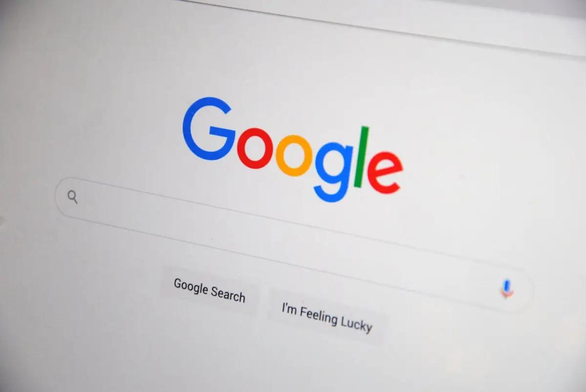 Google pecat karyawan. (Sumber: pexels.com/Sarah Blocksidge)