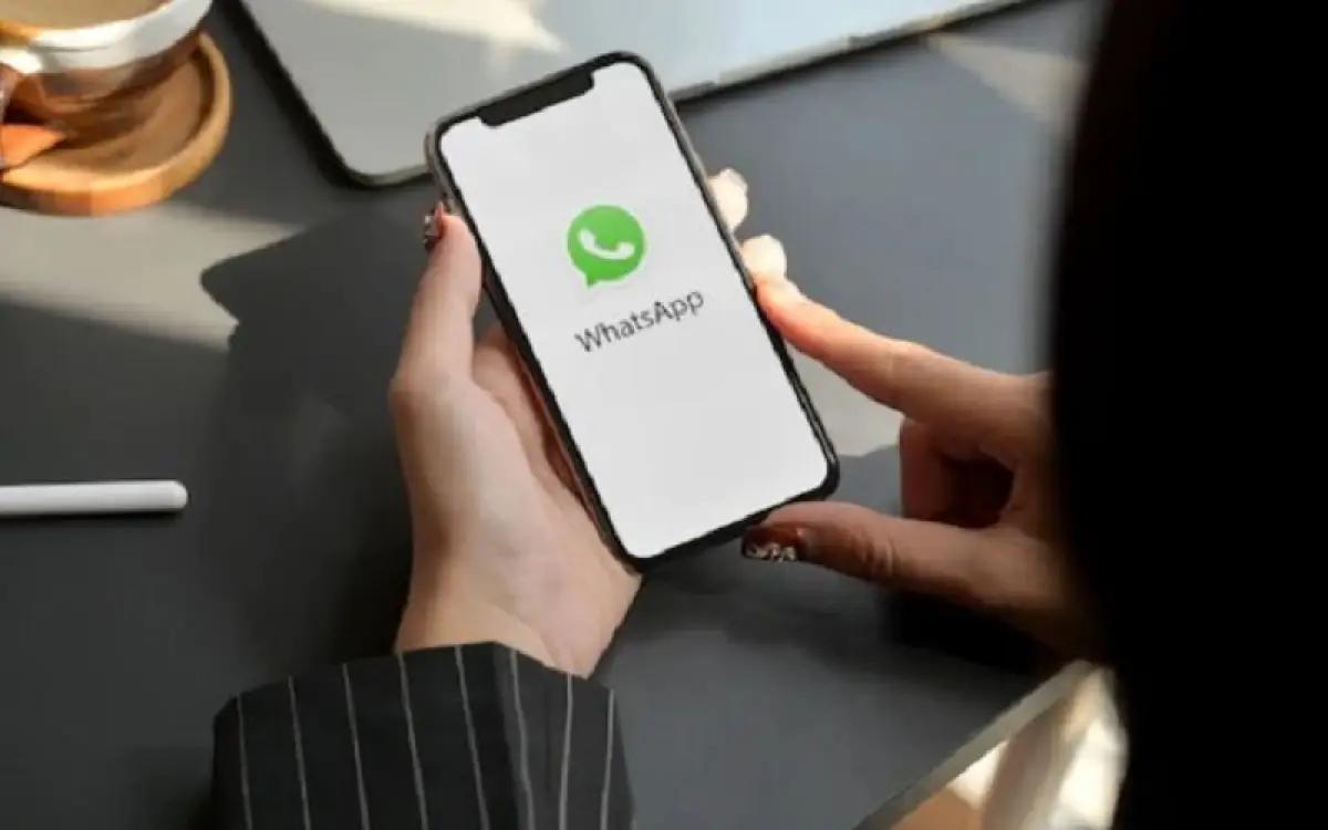 Ilustrasi logout WhatsApp (FOTO: Verihubs)