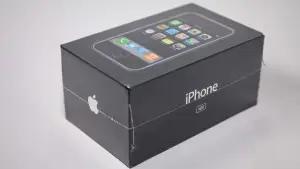 iPhone generasi pertama keluaran tahun 2007. (Sumber: Mashable)