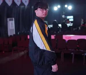 4 Tips Menjadi Goldlaner Immortal Ala Fnatic ONIC CW, Panduan Lengkap dari Draft hingga Late Game (FOTO: Instagram.com/@calvinwinata)