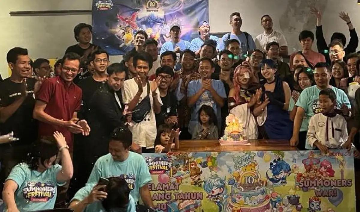 Keseruan perayaan ultah ke-10 Summoners di Kota Semarang, Jawa Tengah.