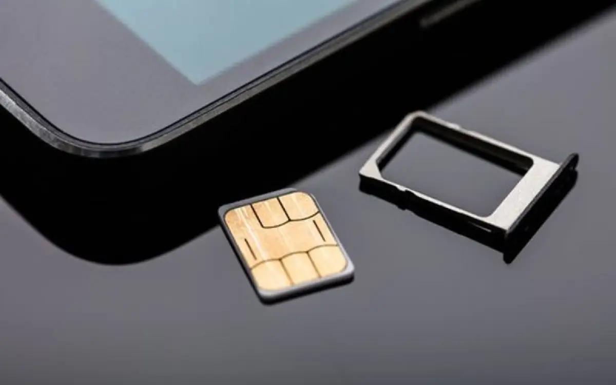 Ilustrasi penggunaan kartu SIM di smartphone (FOTO: pinterest.com)