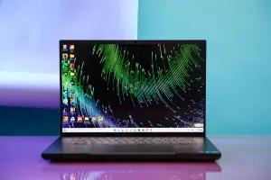 Razer Blade 16 (FOTO: Razer Blade 16)