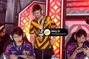 RRQ menjadi tim pertama lolos ke playoff MPL ID Season 14. (FOTO: RRQ WA Channel)