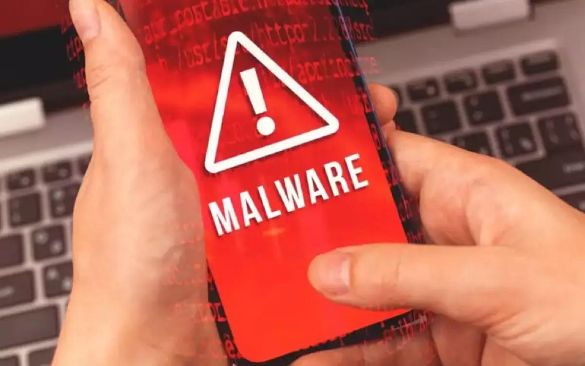 Ilustrasi HP terjangkit malware (FOTO: Freepik.com)