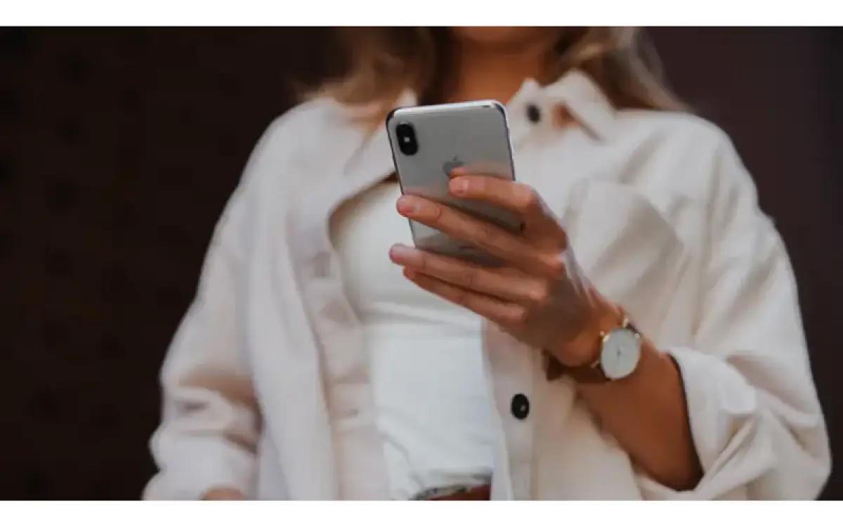 Hemat kuota internet arus balik Lebaran 2025. (FOTO: unsplash.com/Jenny Ueberberg)