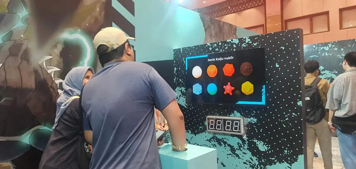 Keseruan Booth Crunchyroll di ICC 2024 (FOTO: Indogamers.com/Ica Juniyanti)