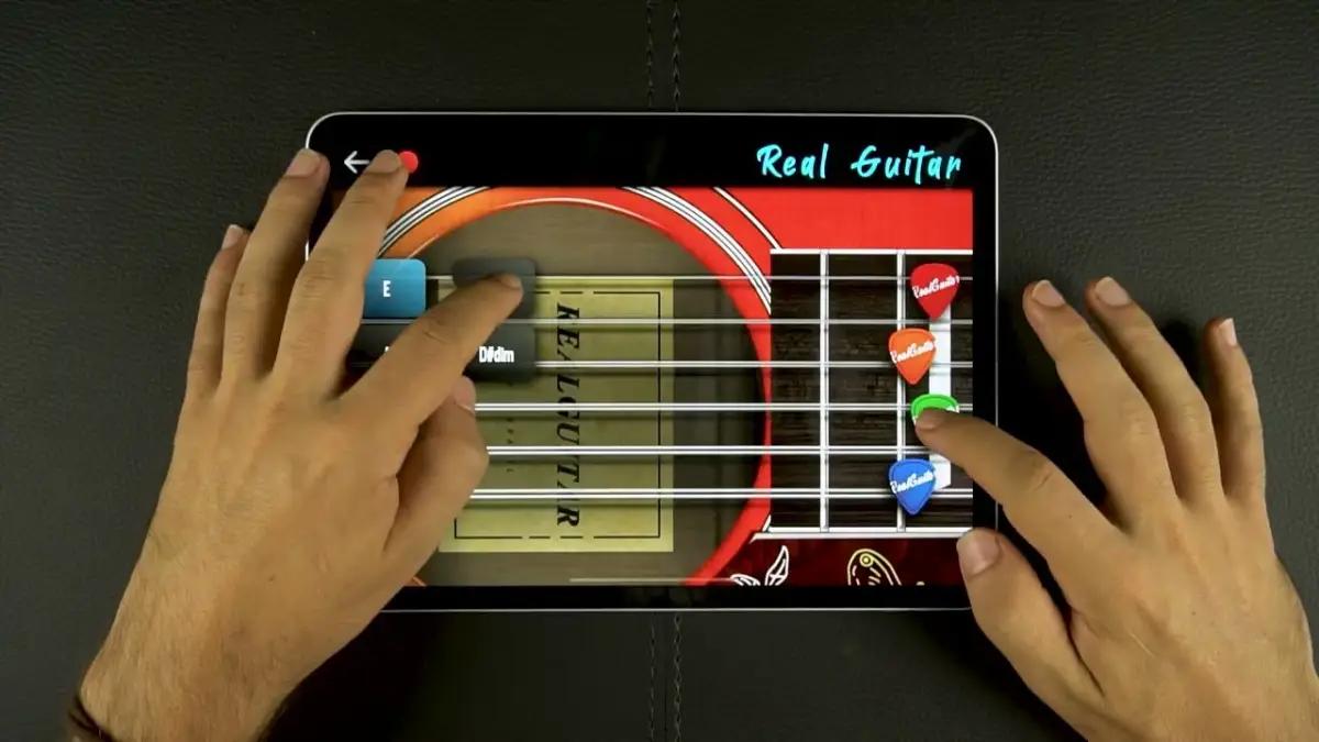 Real Guitar (FOTO: Kolb Apps)