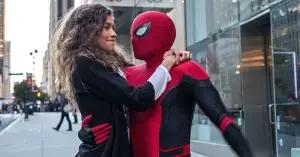 Tom Holland dan Zendaya Dilaporkan Tunangan, Fans Heboh!(FOTO: Heroic Hollywood)