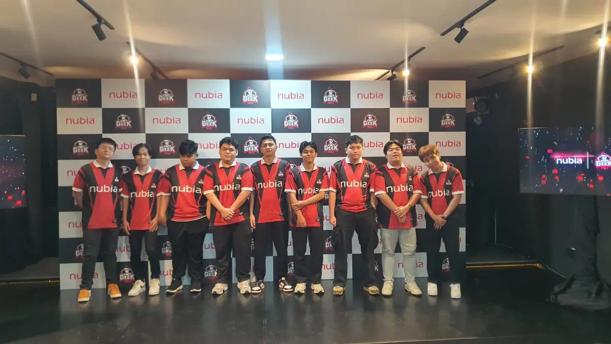Roster lengkap Geek Fam untuk MPL ID Season 15 (FOTO: Indogamers.com/Ica Juniyanti)