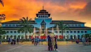 Gedung Sate, salah satu ikon Kota Bandung. (FOTO: jabarprov.go.id)