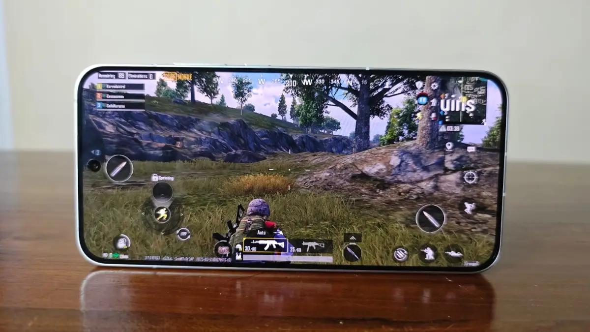 Oppo Reno13 5G x MediaTek Dimensity 8350 (FOTO: Dok. Indogamers.com)