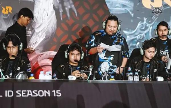 RRQ Hoshi berkewajiban mempertahankan posisi puncak klasemen regular season. (FOTO: Instagram/teamrrq)