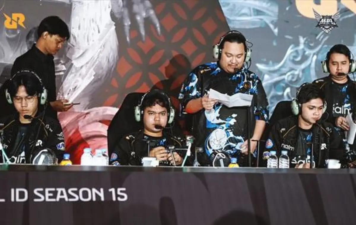 RRQ Hoshi berkewajiban mempertahankan posisi puncak klasemen regular season. (FOTO: Instagram/teamrrq)