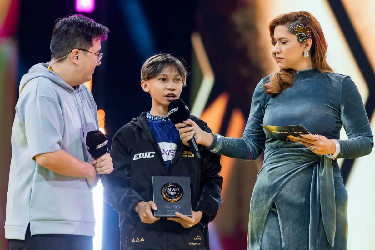EVOS Rasyah MVP Termuda di Free Fire x EWC 2025 (FOTO: Dok. Garena)