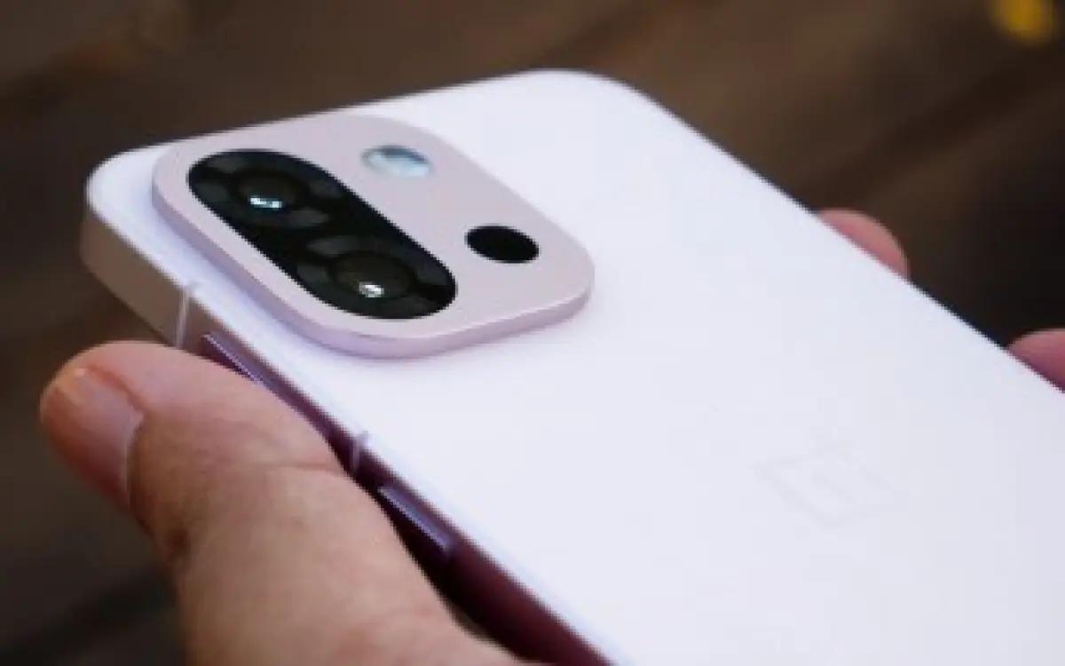 OnePlus 15s/15T Bocor: HP Mini Rasa Monster Gaming Chipset Dewa & Baterai 7.000 mAh Siap Sikat Game Berat (FOTO: gsmarena)