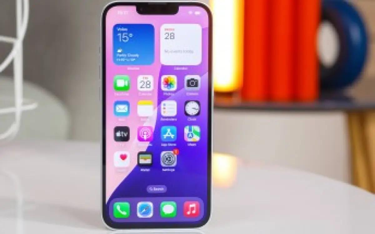 Bocoran Terbaru iPhone 17e Layar Bakal Lebih Ramping Siap Rilis 2026 (FOTO: gsmarena)
