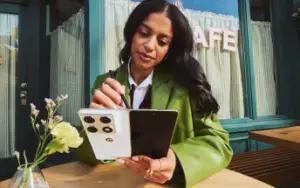 Motorola Siapkan Razr Fold Ponsel Lipat Bergaya Buku dengan Dukungan Stylus (FOTO: gsmarena)