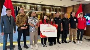 PB ESI berikan penghargaan untuk Atlet MLBB Women, Garena Indonesia sampai dengan MOONTON sebagai para pendukung kemajuan esports Indonesia. (FOTO: Indogamers.com/Ica Juniyanti)