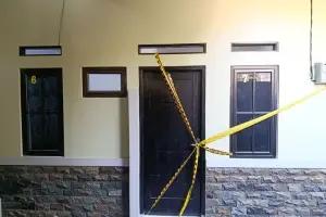 Penampakan rumah kontrakan MAJ (2) balita yang tewas bersimbah darah di rumah kontrakan di kelurahan Jatirangga, Kecamatan Jatisampurna, Kota Bekasi, Kamis (28/5/2026). A diduga dibunuh oleh pamannya sendiri SG (18)(FOTO: Kompas.com)