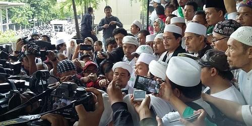 Demi Demo Ahok, Wakil Ketua FPI Cilacap Rela Jual Samsung S6 Miliknya