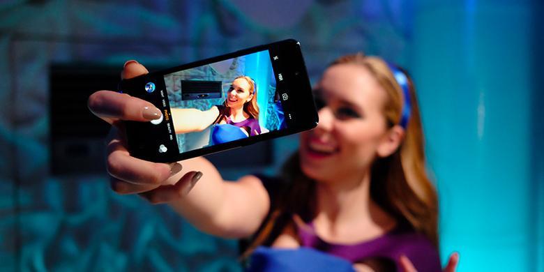 Fancy 3, Ponsel Selfie Mantap Cuma 2 Jutaan!