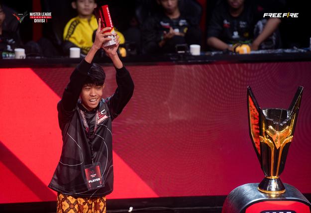 SES Alfaink Raja Baru eSports Free Fire Indonesia dengan Menjuarai FFML Season VI Divisi I