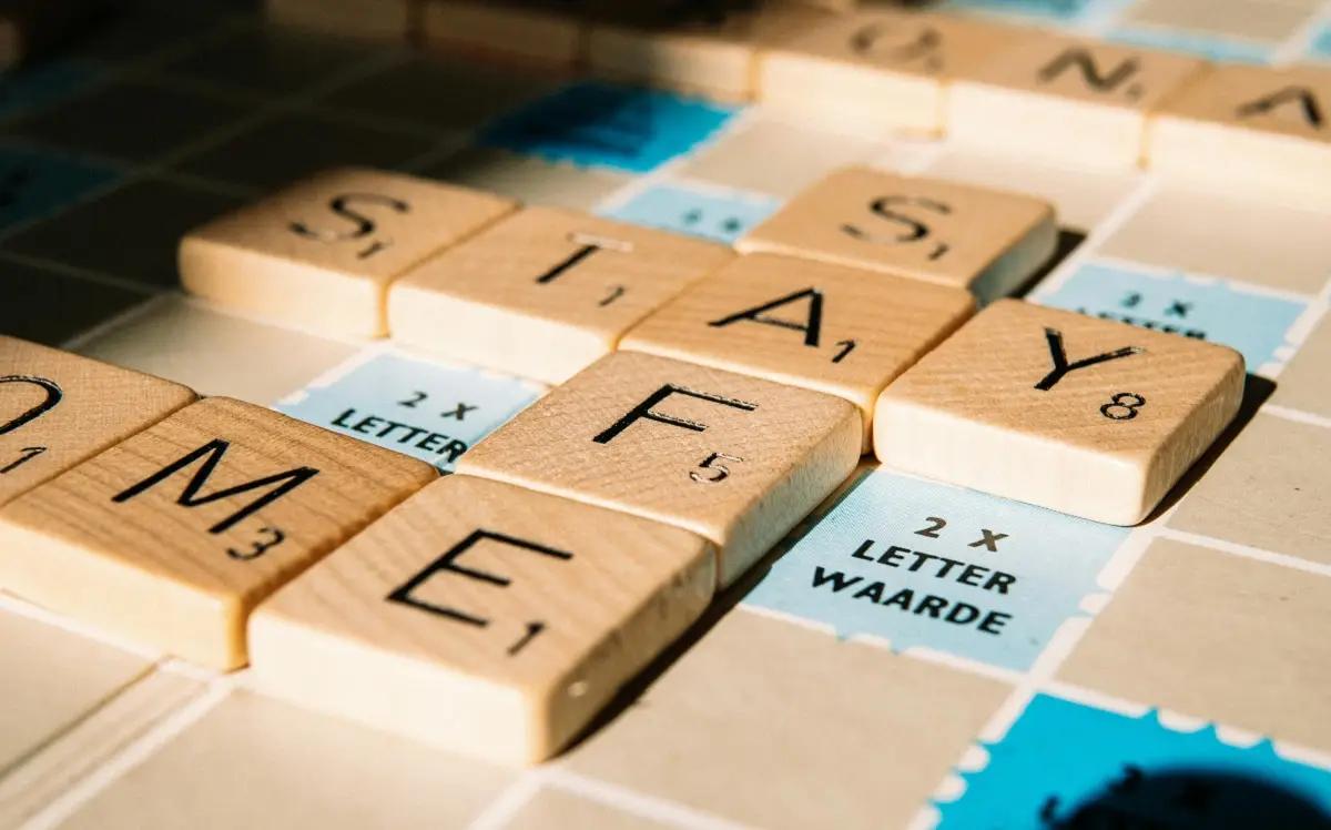 Ilustrasi Game Tebak Kata dan Tebak Gambar (FOTO: Pexels/Matthias Groeneveld)