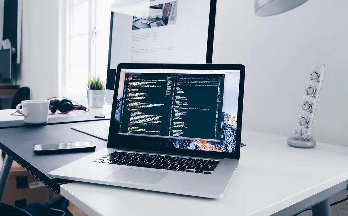 Ilustrasi Laptop di Harga Rp8 Jutaan (Foto: Pixabay/yeiferr)