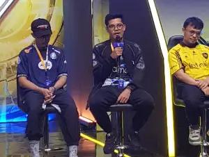 Coach Ady selaku pelatih dari RRQ Kazu (FOTO: Indogamers.com/Ica Juniyanti)