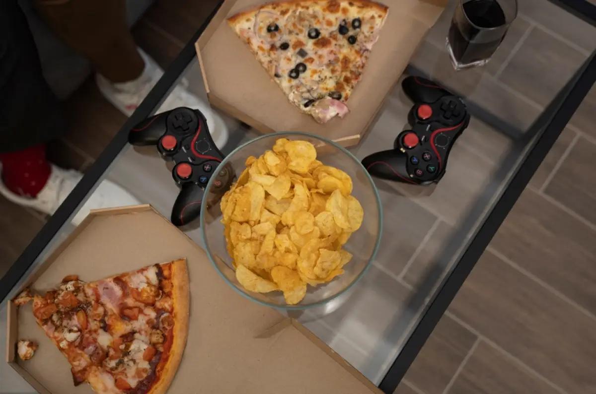 Tips Makan Sehat untuk Performa Maksimal Saat Bermain Game(FOTO: freepik.com)