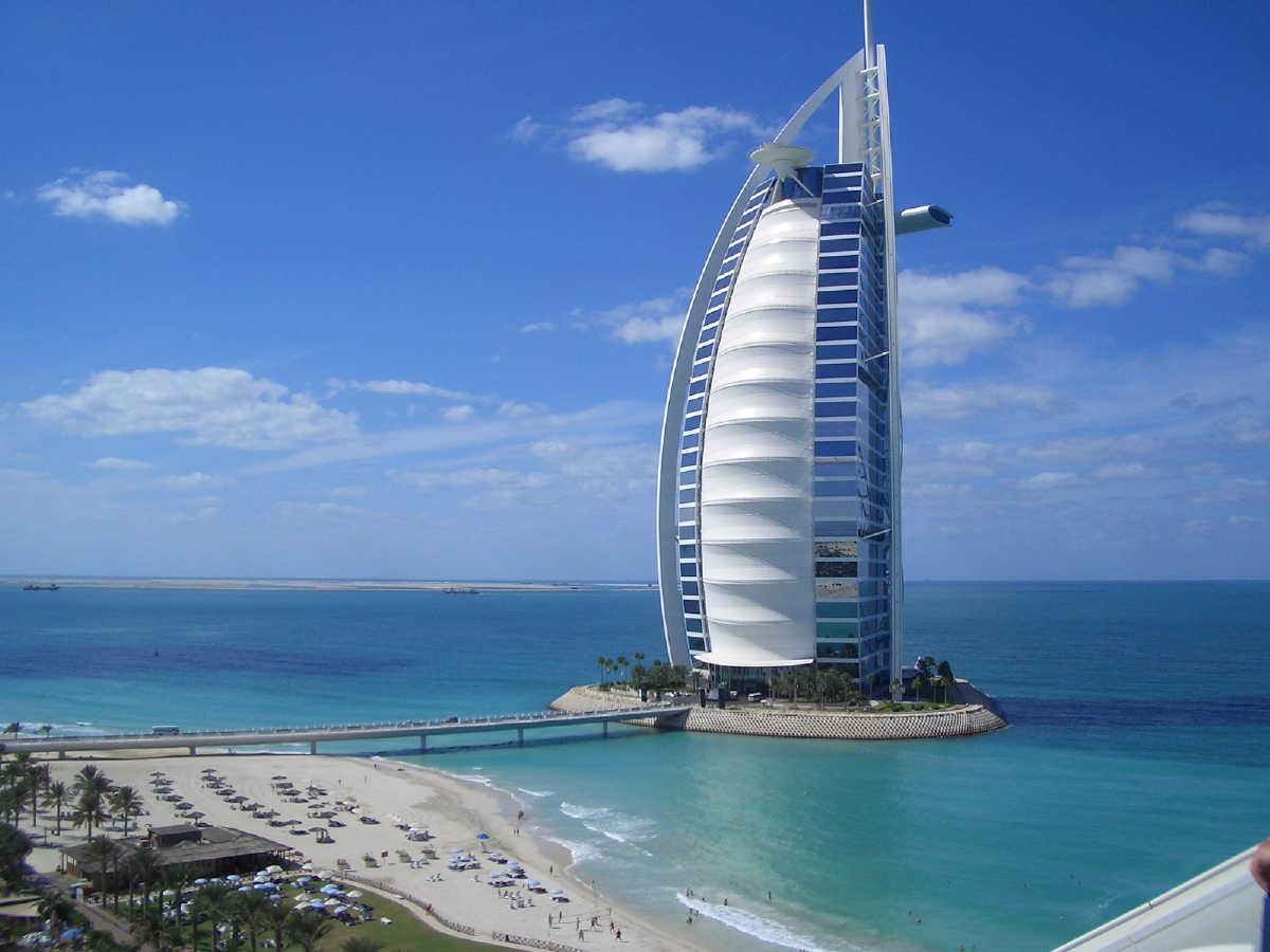 Wah, Hotel Di Dubai Sediakan iPad Berlapis Emas Untuk Para Pengunjung Hotel