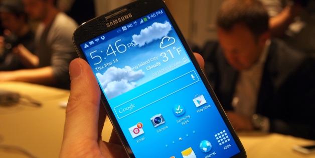 Gara-Gara S4 Meledak, Apartemen Dan Mobil Hangus Terbakar!