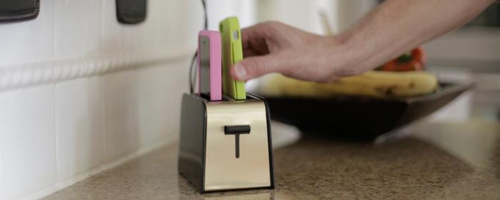 Keren, Pemanggang Roti Ini Bisa Buat Charging Ponsel