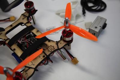 Flone, Smartphone Terbang Murah Pesaing Drone!