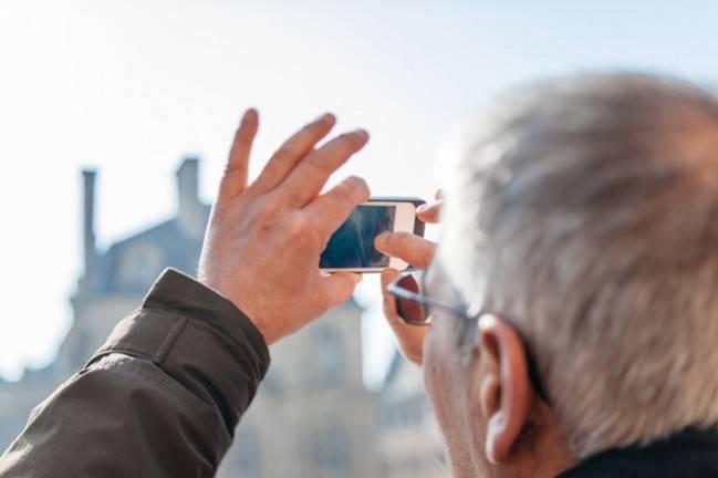 Awas, Jangan Rekam Gerhana Matahari Dengan Smartphone!