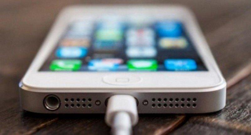 Beginilah Cara Cepat Isi Baterai iPhone!