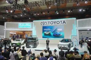 Line-up Mobil Listrik Toyota di IIMS 2024